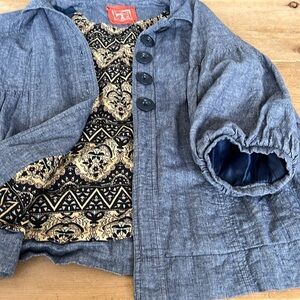 Free People puff sleeve Blue Linen/Cotton Large Botton Jacket. Size L.